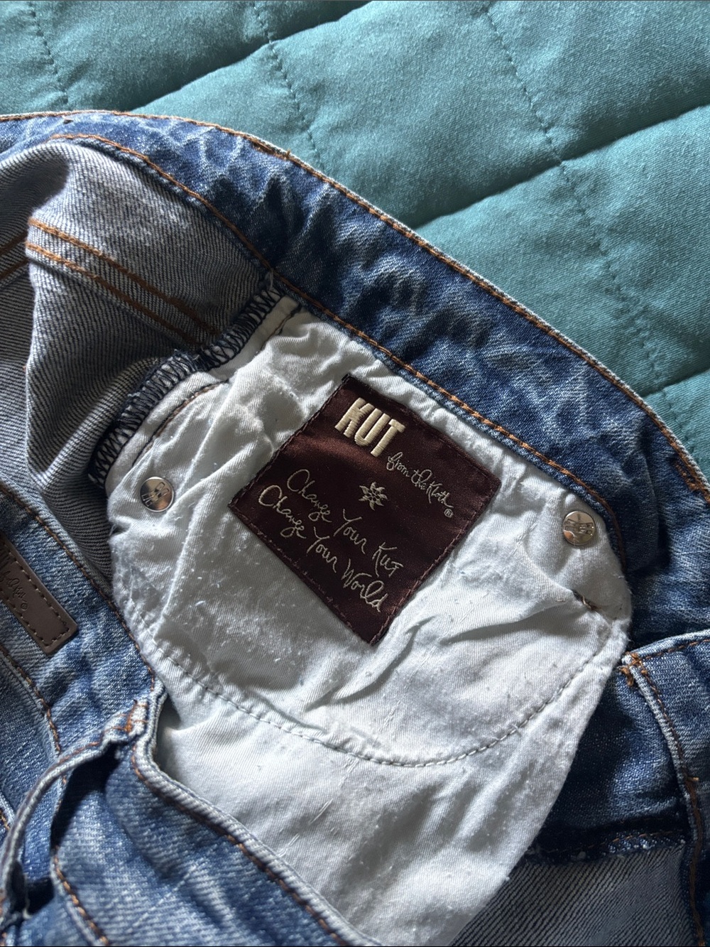 Kut from the Kloth Distressed Blue Denim Women’s Shorts 10 - Picture 5 of 7